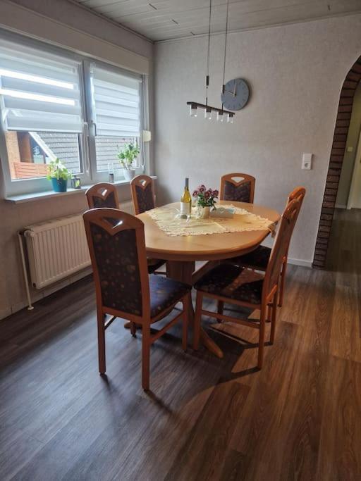 Apensen Gemuetliche 3-Zimmer-Wohnung, Zentral Gelegen מראה חיצוני תמונה